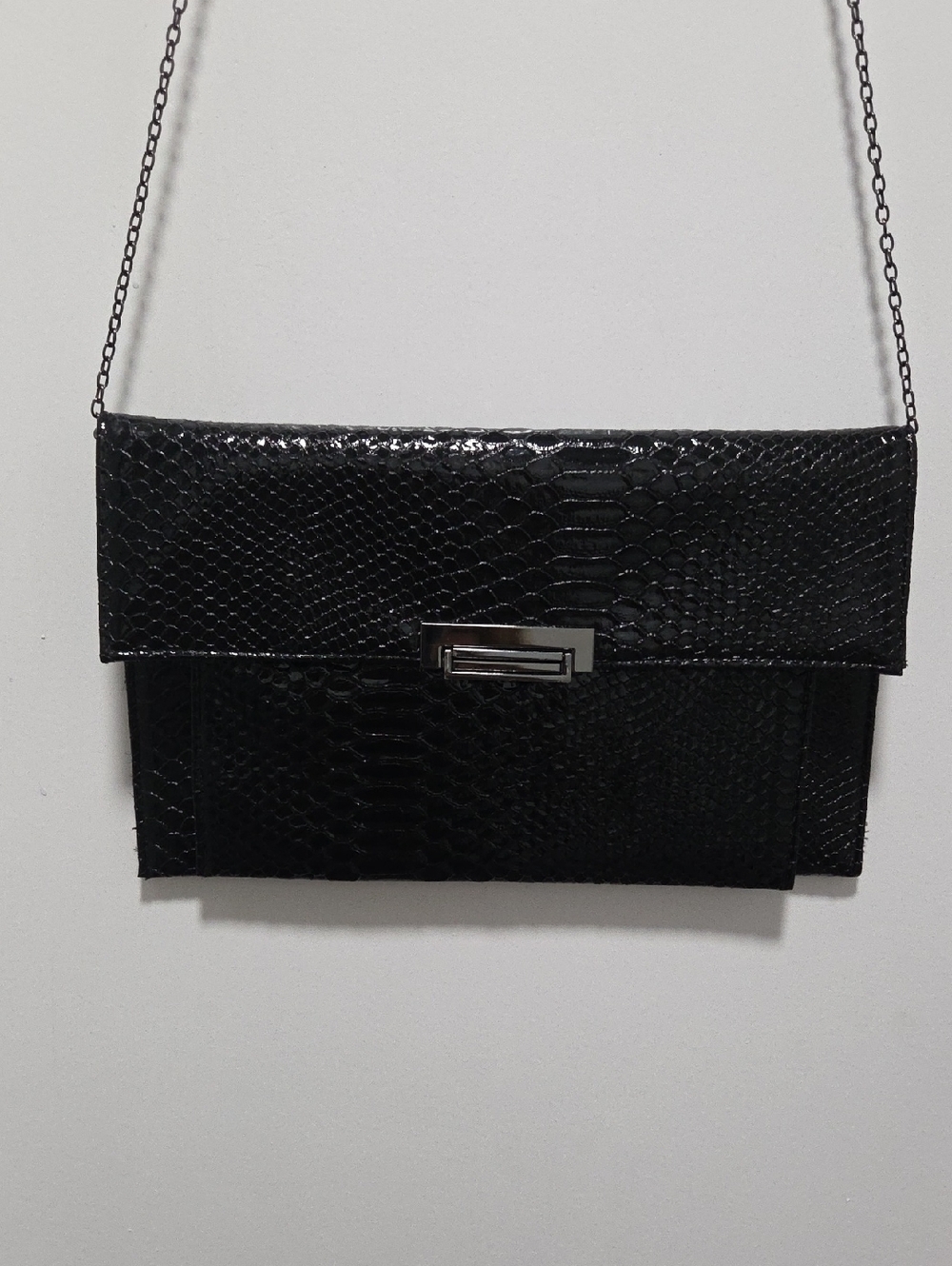 Black Snake-Embossed Chain Crossbody Bag